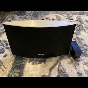 Philips Fidelio
SoundAvia wireless speaker AD7000W/37